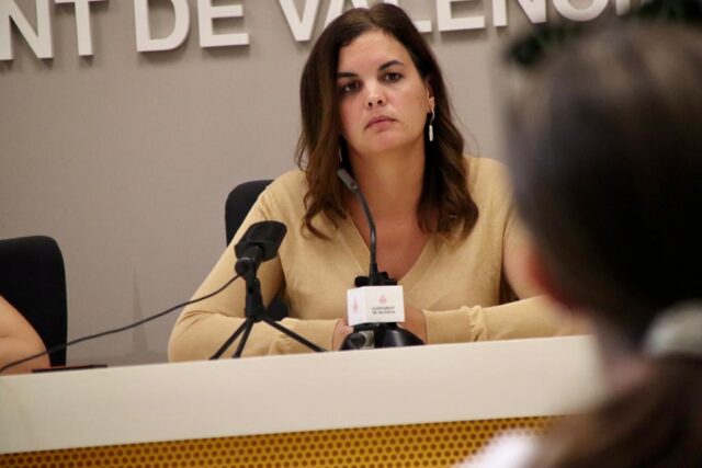 Sandra Gómez durante una rueda de prensa para denunciar fraude en el consejo de la EMT